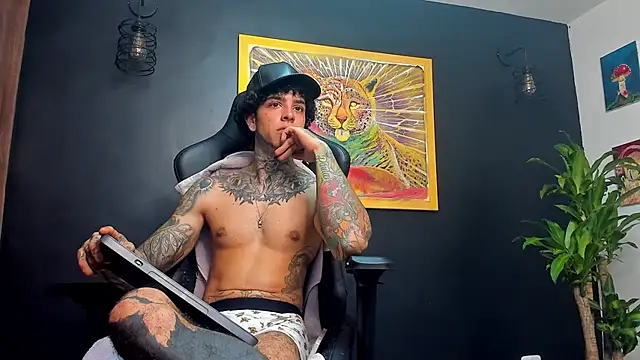 Snapshot of Aron_ford chatting on 02-08-25, 02:15 Aron ford online show from 02-08-25, 02:15