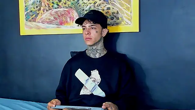 Snapshot of Aron_ford chatting on 09-21-25, 11:45 Aron ford online show from 09-21-25, 11:45