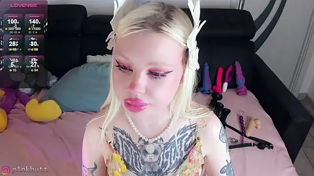 Snapshot of HelenGoat chatting on 12-20-24, 06:13 HelenGoat online show from 12-20-24, 06:13