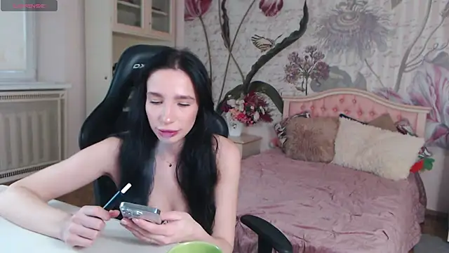 AliciaBow online show from 11-02-25, 01:13