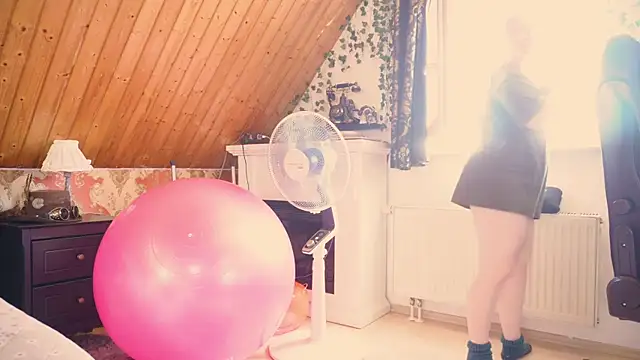 TessaWinter online show from 09-15-25, 02:39