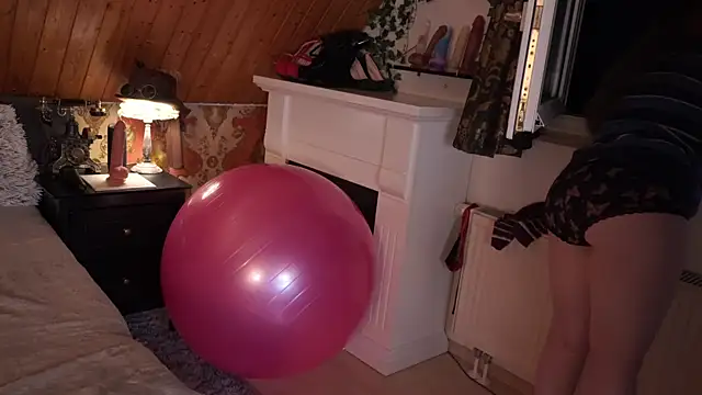 TessaWinter online show from 01-10-26, 05:37