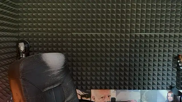 Snapshot of Noitelivre chatting on 04-04-26, 06:16 Noitelivre online show from 04-04-26, 06:16