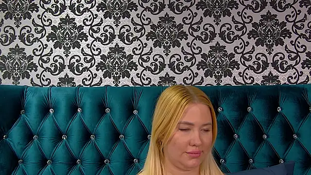 LunaHouston online show from 02-04-26, 04:07