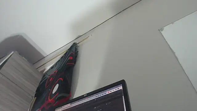 Snapshot of Devill_x chatting on 02-25-25, 05:04 Devill x online show from 02-25-25, 05:04