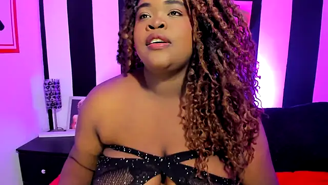 Snapshot of YeminaLeman chatting on 03-12-25, 01:08 YeminaLeman online show from 03-12-25, 01:08