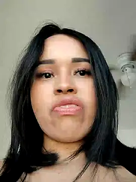 Snapshot of LindaGarcia22 chatting on 01-12-25, 06:05 LindaGarcia22 online show from 01-12-25, 06:05