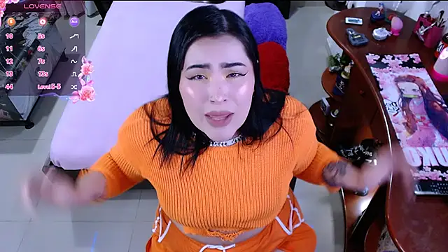 lufek23 online show from 12-25-24, 11:53