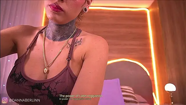 danna berlin  online show from 02-06-26, 07:28