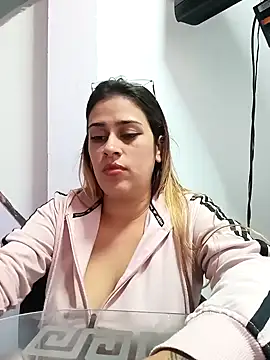 Snapshot of Latina_sexy1 chatting on 02-04-25, 04:39 Latina sexy1 online show from 02-04-25, 04:39