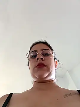Snapshot of Latina_sexy1 chatting on 02-14-25, 02:33 Latina sexy1 online show from 02-14-25, 02:33