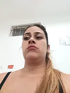Snapshot of Latina_sexy1 chatting on 02-15-25, 01:42 Latina sexy1 online show from 02-15-25, 01:42