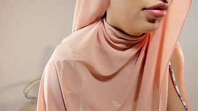 adila anich online show from 10-24-25, 07:21