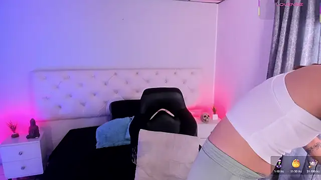 Snapshot of Aron_cruz chatting on 10-20-25, 01:33 Aron cruz online show from 10-20-25, 01:33