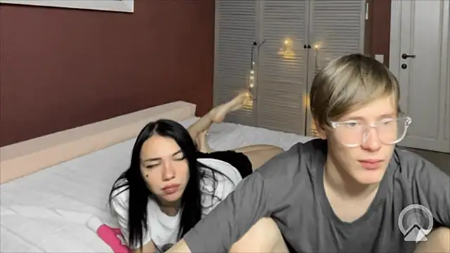 Snapshot of Laura_Key chatting on 10-27-25, 08:57 Laura Key online show from 10-27-25, 08:57