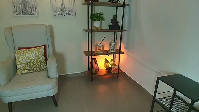 Sassy--Girl online show from 04-10-26, 06:34