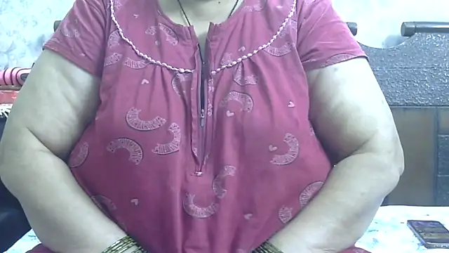 Snapshot of Kavya_XX chatting on 11-08-25, 11:14 Kavya XX online show from 11-08-25, 11:14