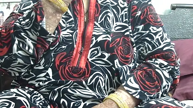 Snapshot of Kavya_XX chatting on 11-24-25, 06:51 Kavya XX online show from 11-24-25, 06:51