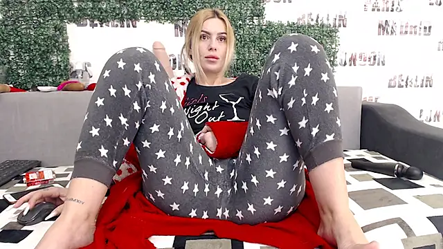 sweetdaiana23 online show from 01-10-25, 01:32