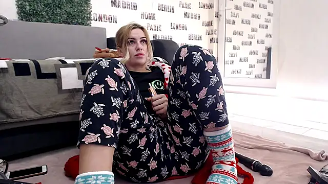 sweetdaiana23 online show from 01-12-25, 01:53