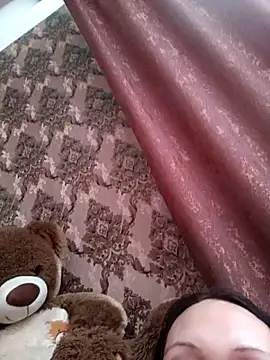 Snapshot of LeilaSaint chatting on 10-28-25, 07:45 LeilaSaint online show from 10-28-25, 07:45