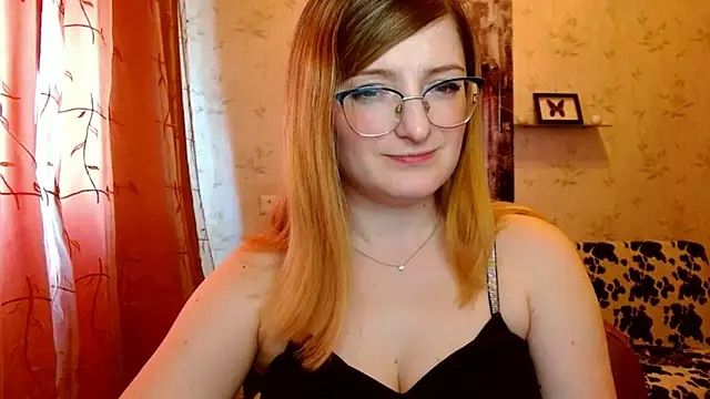 Snapshot of Arielsssplash chatting on 03-19-25, 12:01 Arielsssplash online show from 03-19-25, 12:01