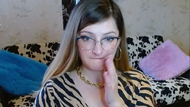 Snapshot of Arielsssplash chatting on 09-30-25, 02:00 Arielsssplash online show from 09-30-25, 02:00