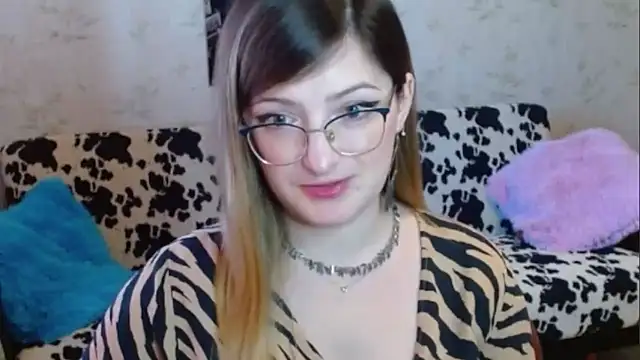 Snapshot of Arielsssplash chatting on 10-13-25, 06:57 Arielsssplash online show from 10-13-25, 06:57