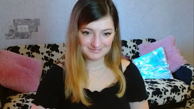 Snapshot of Arielsssplash chatting on 11-04-25, 08:02 Arielsssplash online show from 11-04-25, 08:02