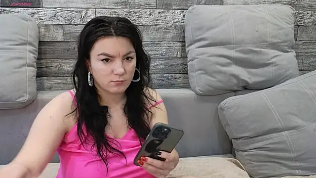 Vika loves you online show from 11-17-25, 02:17