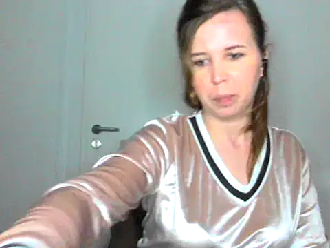 Snapshot of loveis007 chatting on 02-25-25, 01:30 loveis007 online show from 02-25-25, 01:30