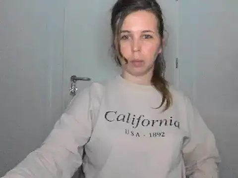 Snapshot of loveis007 chatting on 03-18-25, 12:49 loveis007 online show from 03-18-25, 12:49