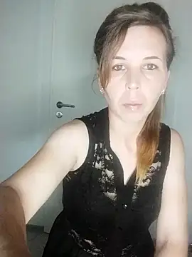 Snapshot of loveis007 chatting on 09-12-25, 09:48 loveis007 online show from 09-12-25, 09:48