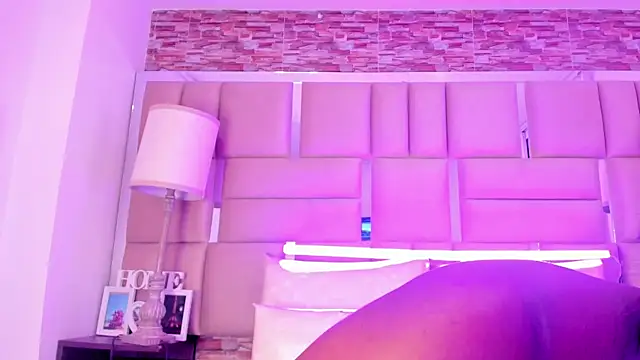 ShaniaBrownn online show from 10-11-25, 07:56