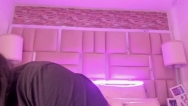 ShaniaBrownn online show from 02-28-26, 07:59