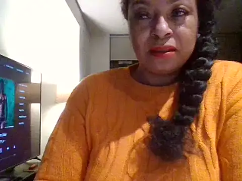 MSweetLindaParks online show from 03-01-25, 08:02