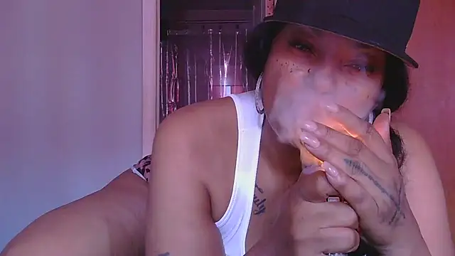 MSweetLindaParks online show from 10-19-25, 03:34