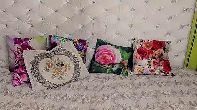 DoraMay online show from 11-24-25, 07:35