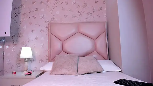 ambar sullivan online show from 10-28-25, 11:36