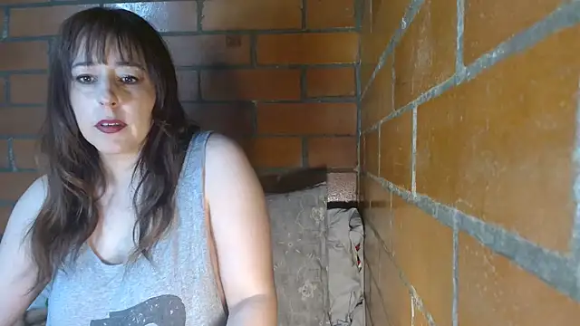 Snapshot of jenniferS_ chatting on 03-10-25, 03:01 jenniferS online show from 03-10-25, 03:01