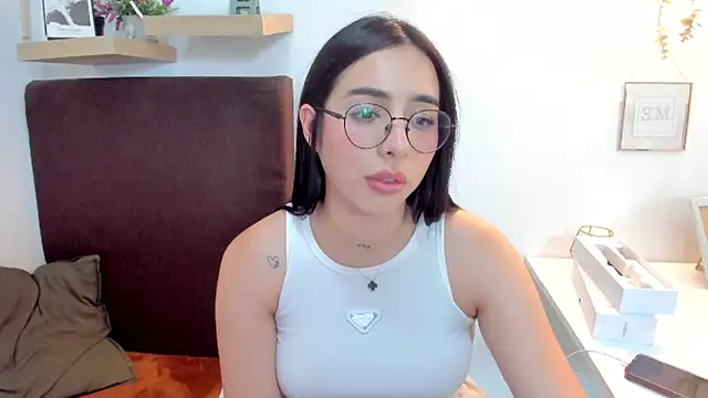 isabella jade online show from 02-15-25, 10:21