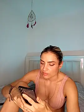 Snapshot of ASHLEY_BLAIR chatting on 12-11-24, 01:05 ASHLEY BLAIR online show from 12-11-24, 01:05