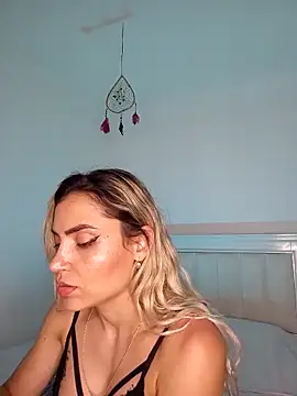 Snapshot of ASHLEY_BLAIR chatting on 01-16-25, 12:55 ASHLEY BLAIR online show from 01-16-25, 12:55