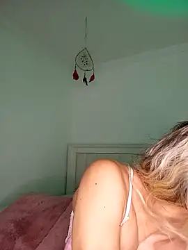 Snapshot of ASHLEY_BLAIR chatting on 10-31-25, 12:06 ASHLEY BLAIR online show from 10-31-25, 12:06