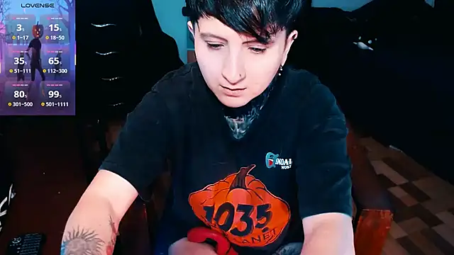 Marieblueeyes online show from 10-20-25, 01:33