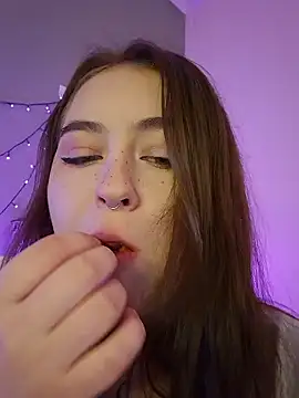 Yammy Yumi online show from 01-09-26, 01:36