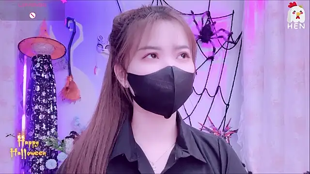 Snapshot of hen237 chatting on 11-05-25, 12:54 hen237 online show from 11-05-25, 12:54