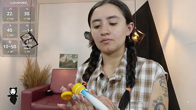 Perla Campbell online show from 10-17-25, 07:05