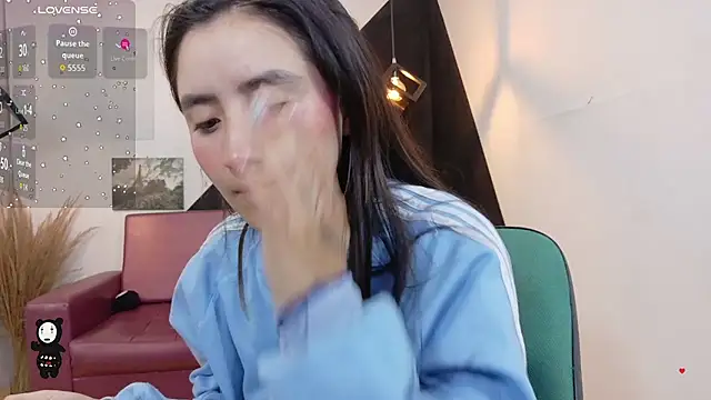 Perla Campbell online show from 10-28-25, 12:19