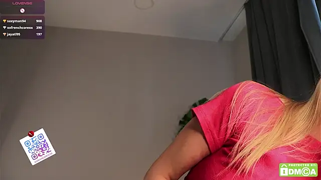 Snapshot of YaYaGirls chatting on 03-20-25, 12:53 YaYaGirls online show from 03-20-25, 12:53